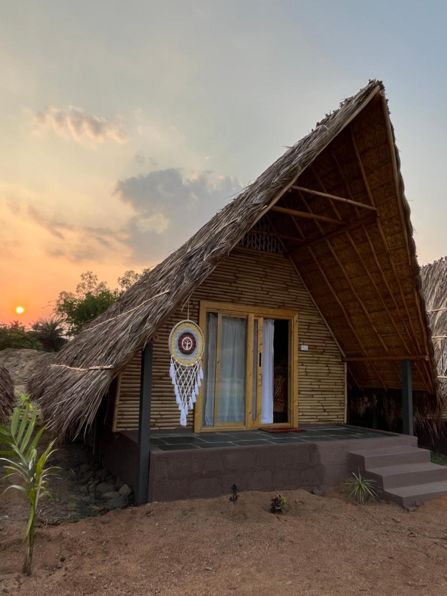 Tropical Hampi Hotel Exterior foto