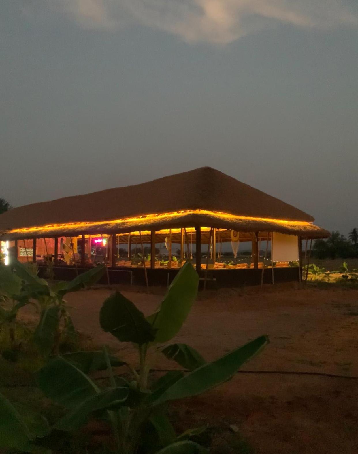 Tropical Hampi Hotel Exterior foto