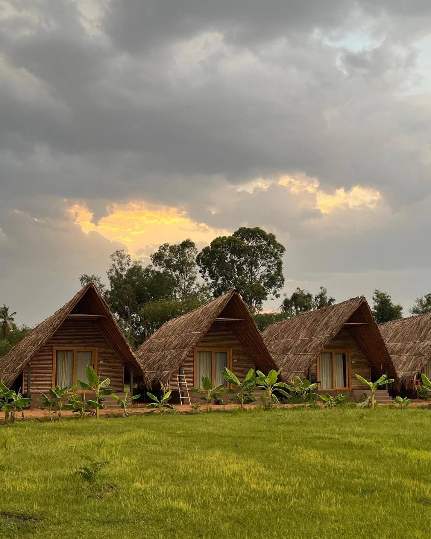 Tropical Hampi Hotel Exterior foto
