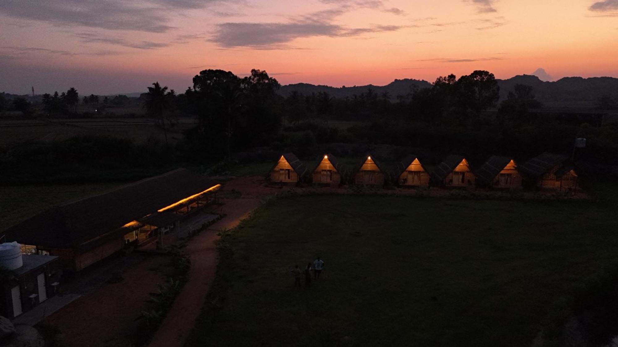Tropical Hampi Hotel Exterior foto